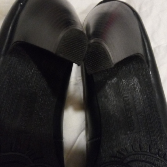 580) women's shoes. Unlimited. Kenneth Cole production - Picture 7 of 7